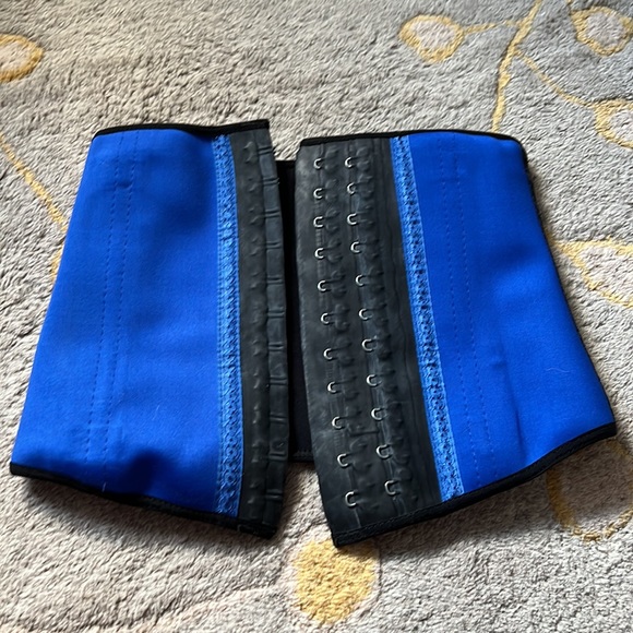 Ann Cherry waist trainer size 32 - Picture 3 of 4